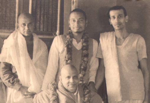 SiteFiles/photos/Swami Venkatesananda with the Master and Swami Chidananda & Swami Krishnananda 