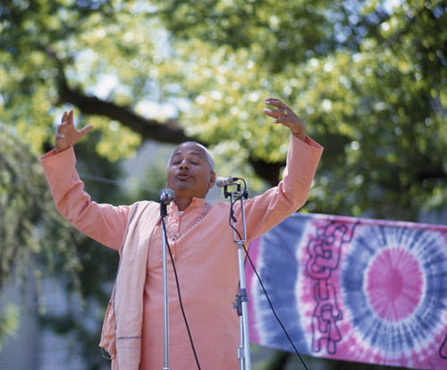 SiteFiles/photos/Swami Venkatesananda Speaking At The 1st Earth Day